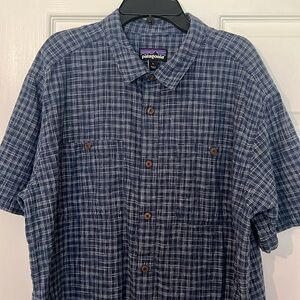 Men’s Patagonia Short Sleeve Button Down Shirt Size Large